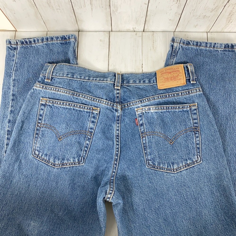 Vtg Levi’s 505 Jeans Women’s Size 14S (32x28.5)
Straight Leg USA Made Y2K